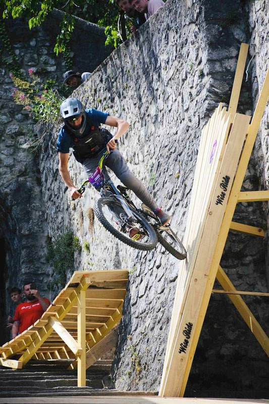 https://i.postimg.cc/YCj9p9Qh/un-parcours-impressionnant-et-difficile-selon-les-pilotes-photo-le-dl-serge-masse-1653297650.jpg
