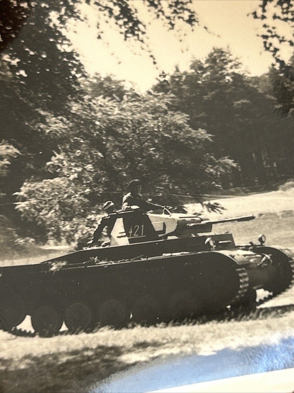 Foto Wk2 Front Panzer Kampf Soldaten Wehrmacht Turmnummer 421 2