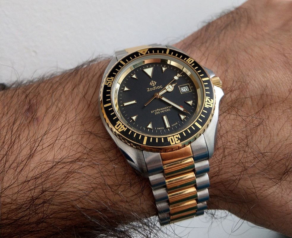 zodiac red dot diver