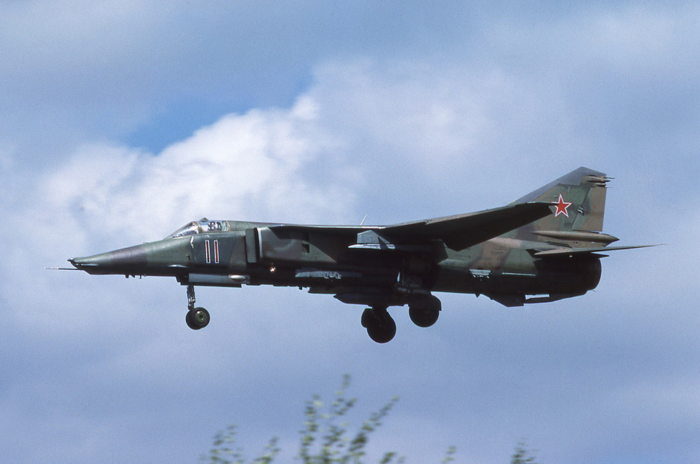 296 APIB Mig-27M 11 Red_83712545344