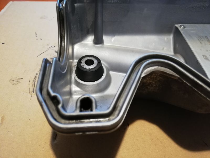 850TDI_valve_cover015