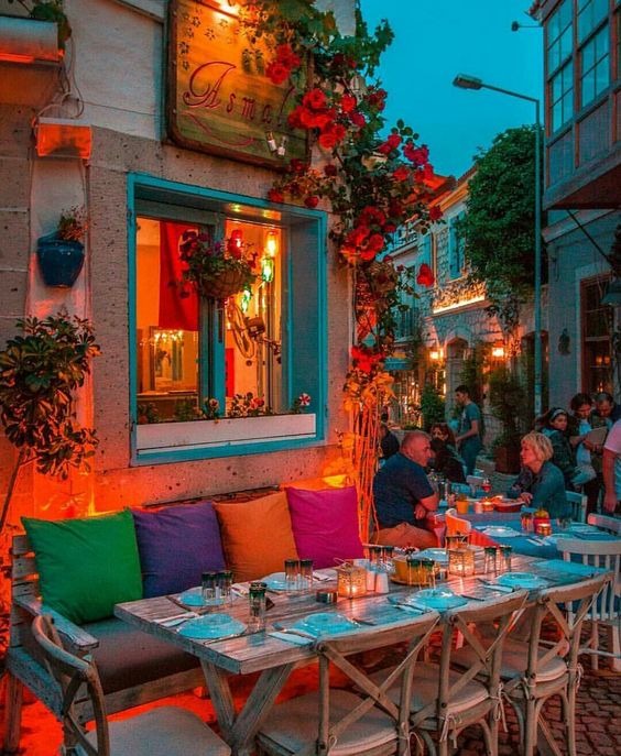 multioutsiderestaurant.jpg