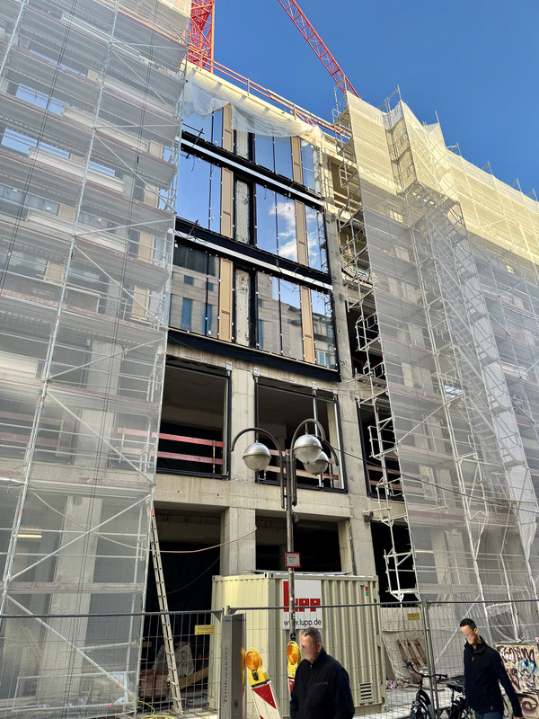 0957A977 BEA9 4752 AF79 0B841147DCB2 1 201 a