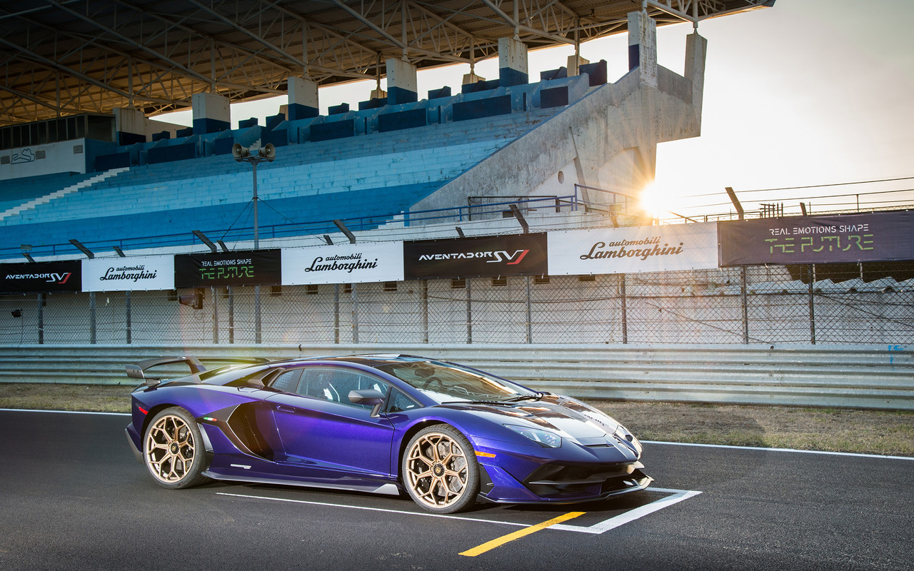 Lamborghini_2019_Aventador_SVJ_Violet_554578_3840x2400