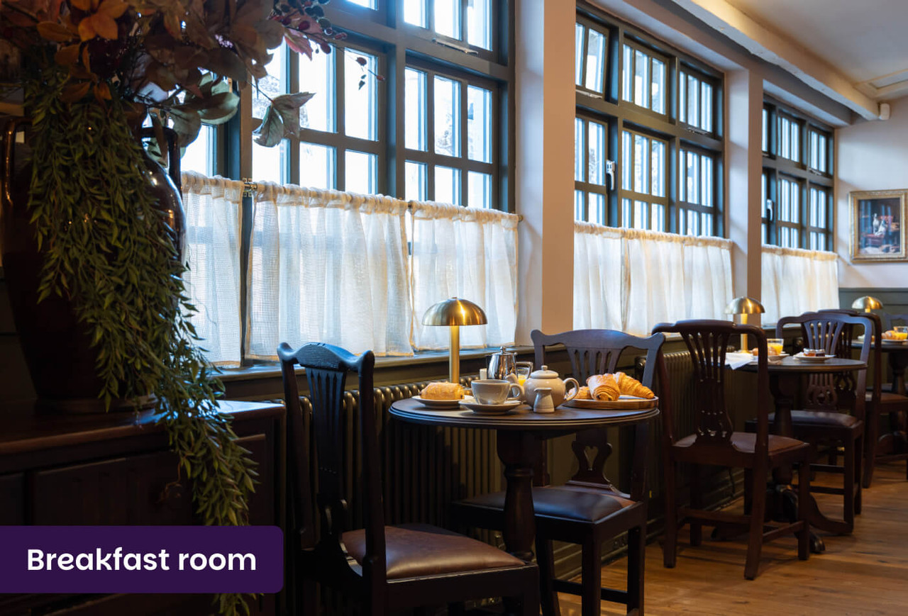 Breakfast room at Potters Heron Hotel