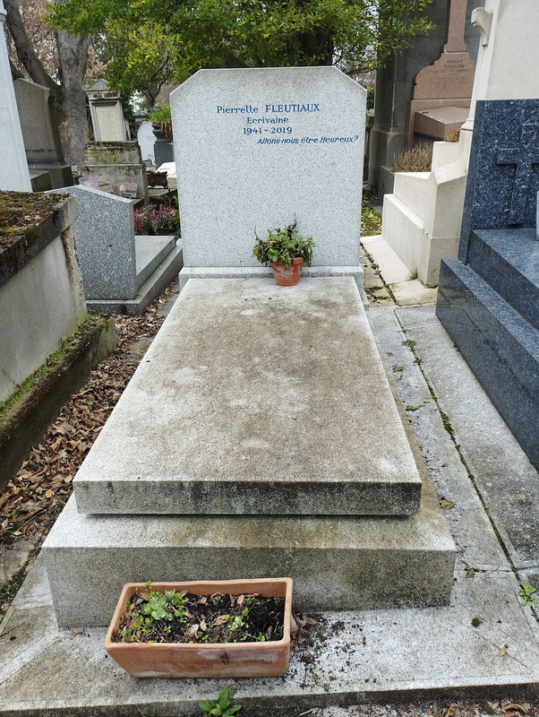 Pierrette-Fleutiaux-tombe