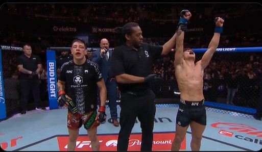 Лоунър Кавана победи Брандън Морено в Мексико