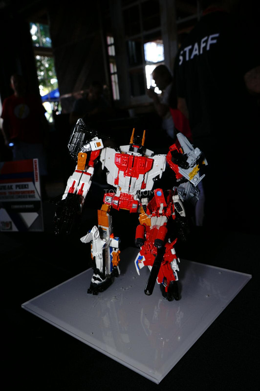 SDCC-2014-Hasbro-Transformers-Breakfast-091_1406