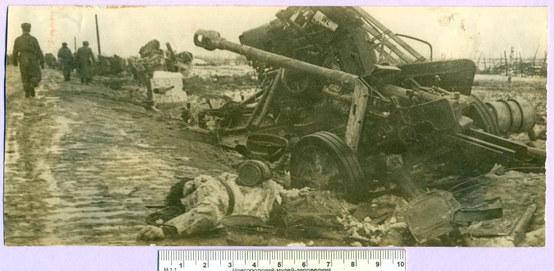 Разрушенная немецкая техника западнее Новгорода