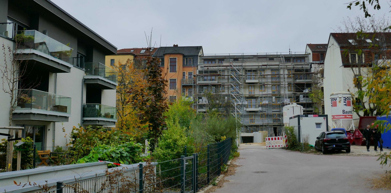 Bild: https://i.postimg.cc/YCynq68J/P1240492.jpg