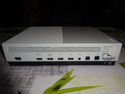 [VDS] Console Xbox One S version 1To - blanche - en boite d'origine + en cadeau 1 jeu FIFA 2014 DSC06030