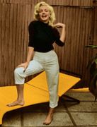 https://i.postimg.cc/YGhDMLTB/Marilyn-Monroe-Feet-1496350.jpg