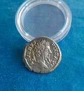 Denario de Septimio Severo. LIBERA-LI-TAS AVG VI. Roma 01622df4-4dea-4a11-8169-be29db72d22d