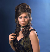 Valerie-Leon-b15