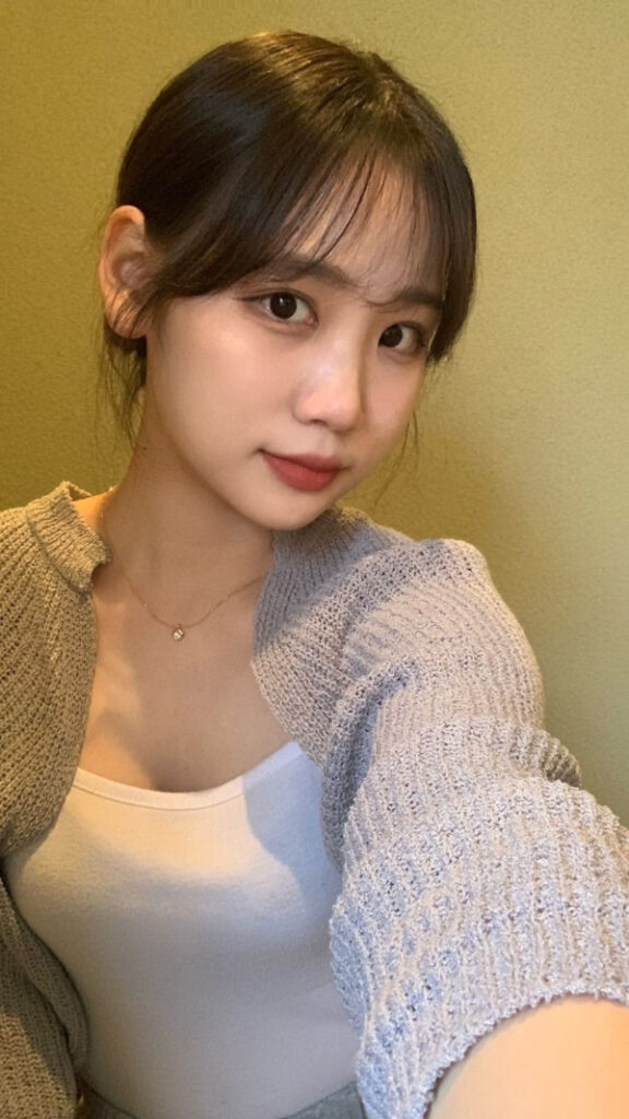 thumb-e0e2620a73eece4bd01775f880cc7812-1765388722-8669-600x1067-576x1024