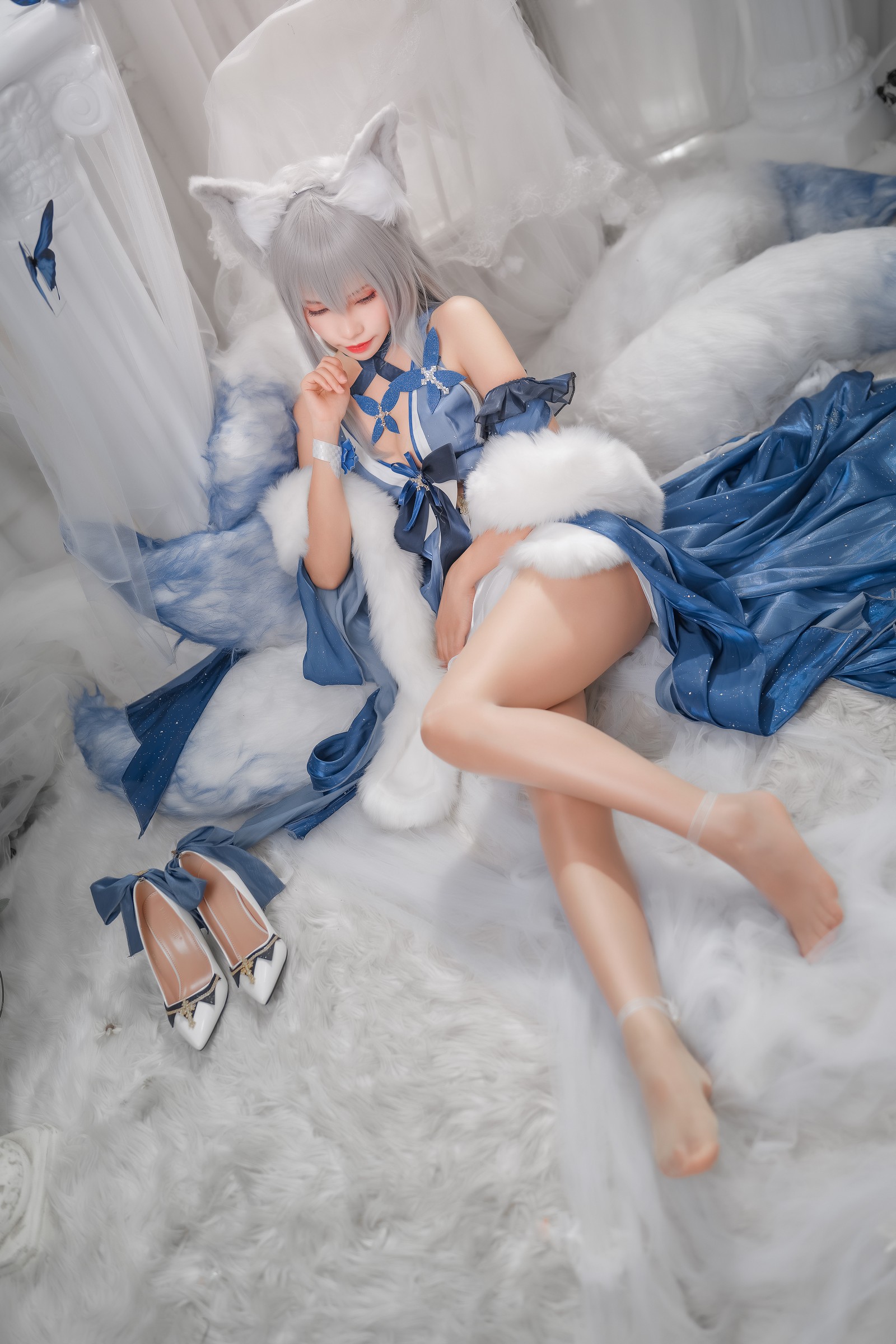 Neko-薇薇 信浓礼服 Cosplay 写真｜优雅风高清图集（30P｜74MB）插图4