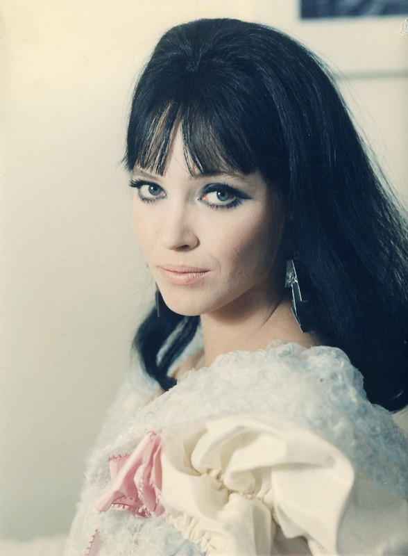 anna_karina_md39