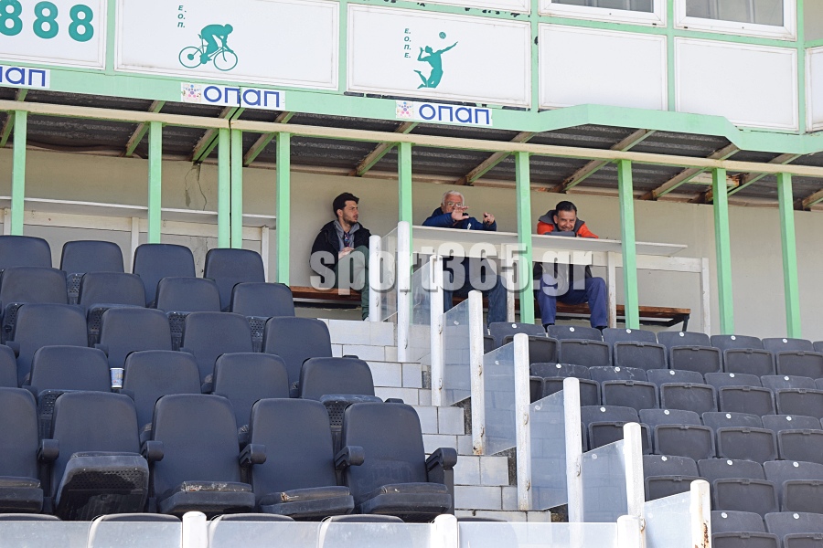 , &Pi;&rho;&omega;&tau;&alpha;&theta;&lambda;&eta;&tau;ή&sigmaf; &Mu;&epsilon;&sigma;&sigma;&eta;&nu;ί&alpha;&sigmaf; &tau;&omicron; 3&omicron; &Lambda;ύ&kappa;&epsilon;&iota;&omicron; &Kappa;&alpha;&lambda;&alpha;&mu;ά&tau;&alpha;&sigmaf;, &mu;&epsilon; &tau;&omicron;&upsilon;&sigmaf; &mu;&alpha;&theta;&eta;&tau;έ&sigmaf; &sigma;&tau;&iota;&sigmaf;… &tau;&alpha;&rho;ά&tau;&sigma;&epsilon;&sigmaf; (&phi;&omega;&tau;ό & &beta;ί&nu;&tau;&epsilon;&omicron;)