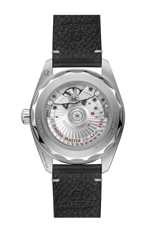 235.12.38.20.06.001_SE_Packshot_Back_RGB