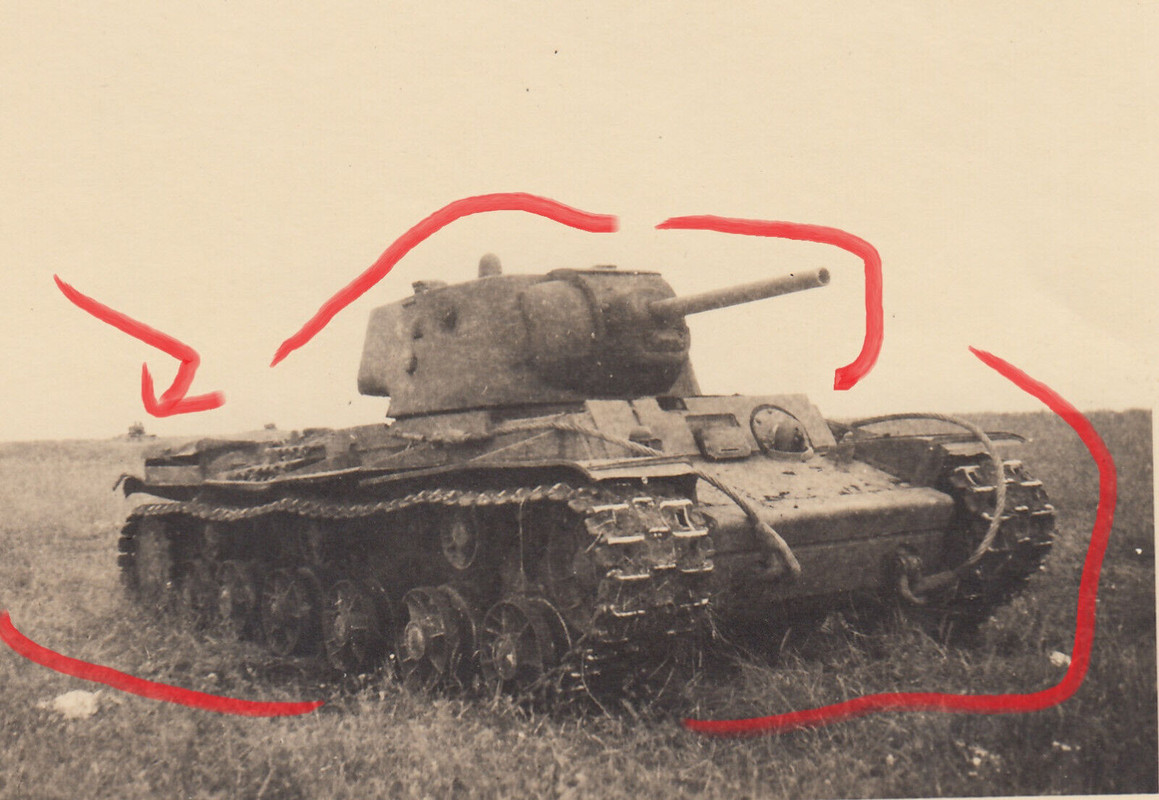 Foto WH Soldat Rußland Beute Panzer Tank KW-1 КВ-1 Einsatz Gefecht Kampf1