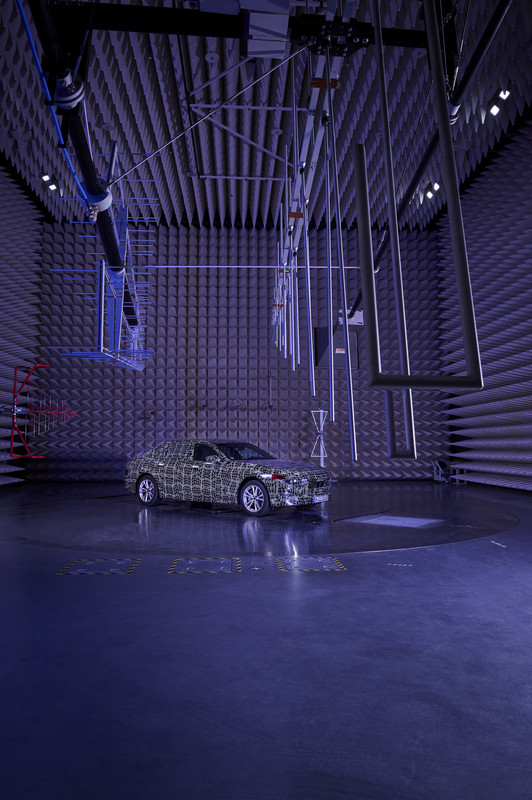 P90450165_highRes_the-first-ever-bmw-i