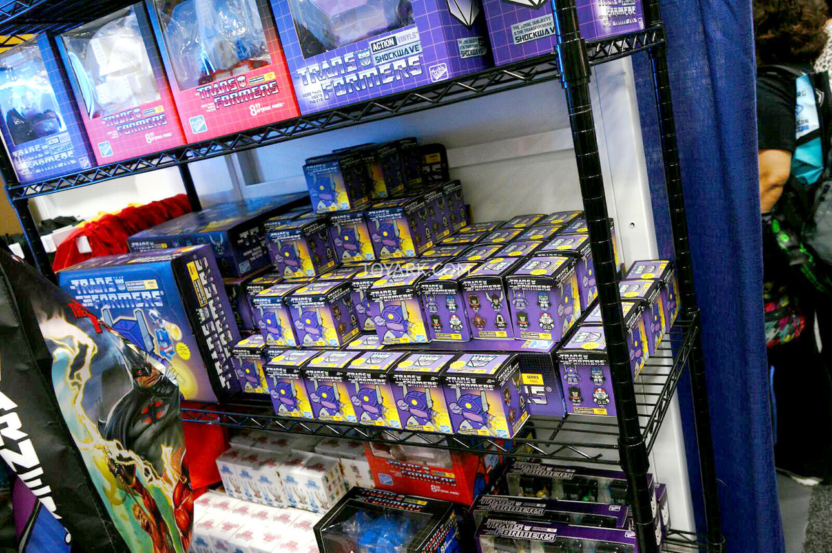 SDCC-2014-Loyal-Subjects-Transformers-002_140633