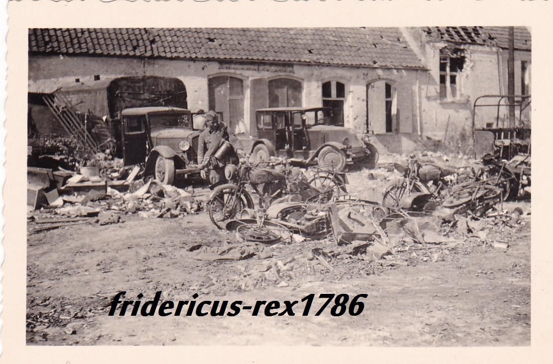 Foto Polen Blitzkrieg 1939 zerschossene Kradräde