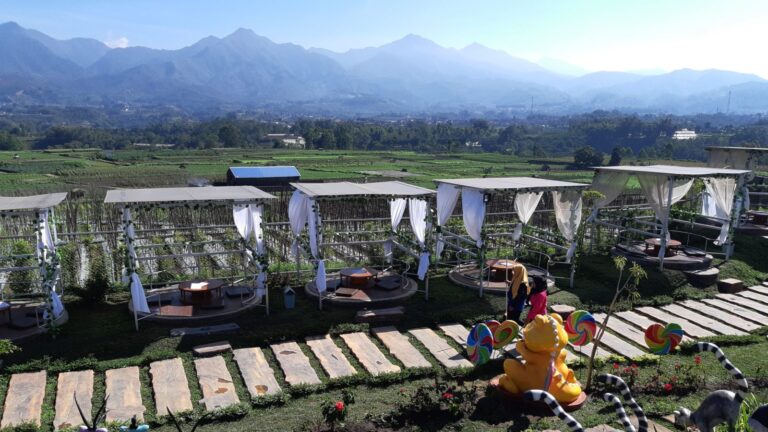 Menikmati-Kuliner-Khas-Pedesaan-di-Cafe-Sawah-Ludy-Gianto-768x432