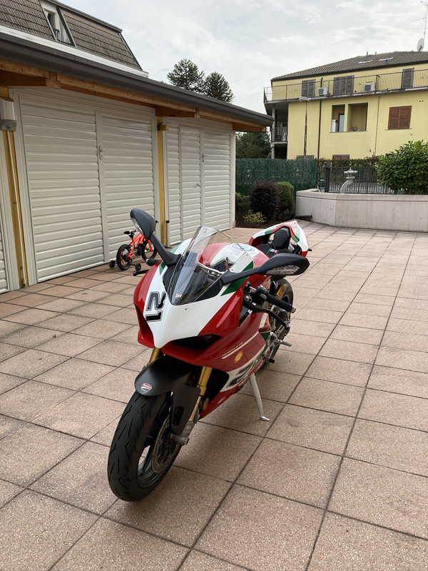 818AD494-6D49-4220-A3AF-8321836493AF