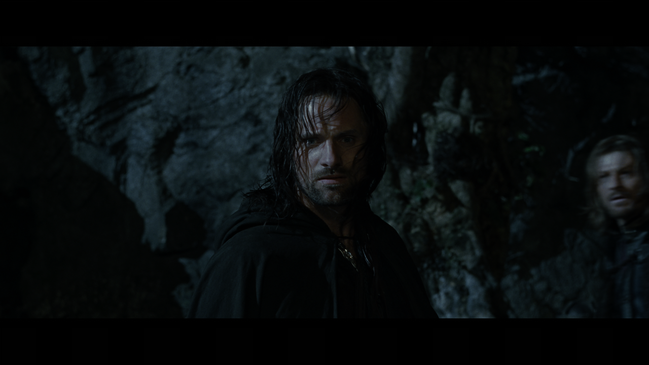 The Lord of the Rings- The Fellowship of the Ring (EXT.).mkv_snapshot_00.15.47_[2020.12.05_22.41.21]