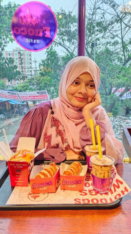 photo 6080048158143614458 y