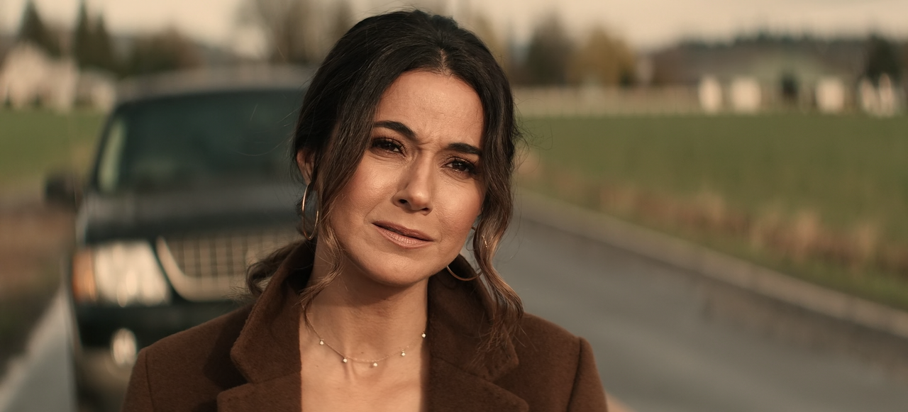 Superman.&.Lois.S02E12.Lies.That.Bind.1080p.10bit.AMZN.WEB-DL.DDP5.1.HEVC-Vyndros.mkv_snapshot_02.54