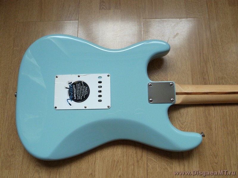 Fender_Yngwie_Malmsteen_Stratocaster_4-blu_030