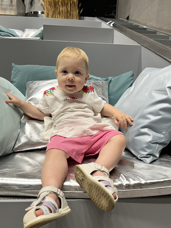 5AF84DFE-194C-4263-A9DC-E448B39A5C74