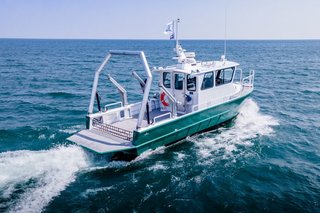 commercial boat manufacturers