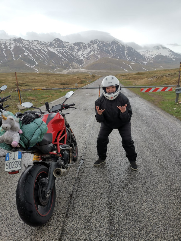 71EBFFB3-5D89-4F10-B3F6-3FA276B4D830