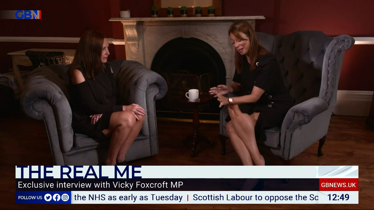 09.06 - 12.00.00 - The Briefing Lunchtime with Gloria De Piero. Your ....ts_snapshot_50.18.764