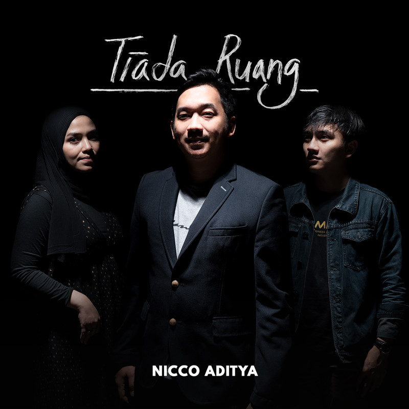 Nicco Aditya merilis single perdana 'Tiada Ruang' bersama Max Pandu serta menggandeng mantan penyanyi Idola Cilik 2, Rahmi Alamlia. Single ini dirilis perdana pada Rabu (25/8/2021).