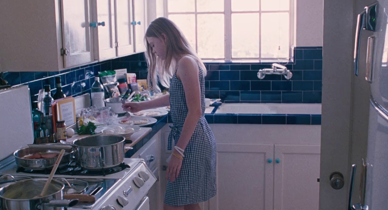 Somewhere-2010-Blu-Ray-Hindi-English-720p-x264-AVC-HE-AAC-5-1-English-Hindi-mkv-0003