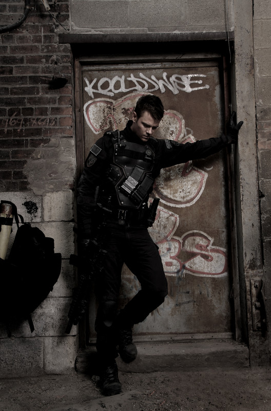 Josh-Duhamel-Lennox-Transformers-5-The-Last-Knig