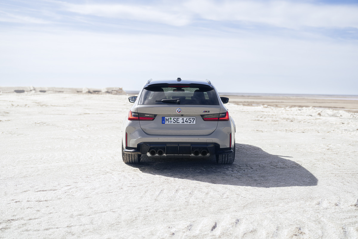 P90468176_highRes_the-first-ever-bmw-m