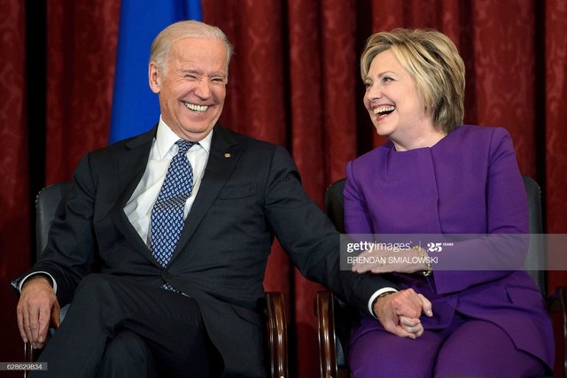 Hillary Clinton khuyên Joe Biden kô chấp nhận kết quả ngay tron 33