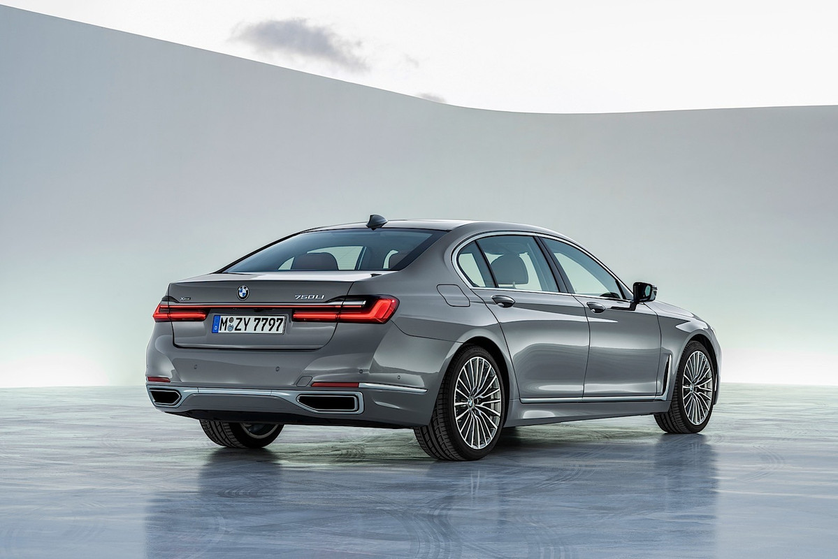 2020 BMW 7 Series (35)