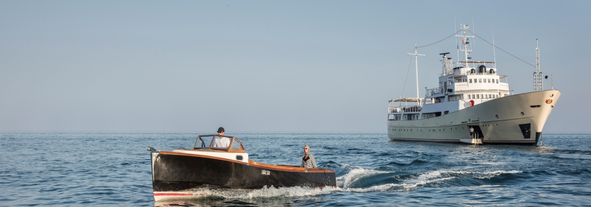 The-Yacht-2-l.jpg