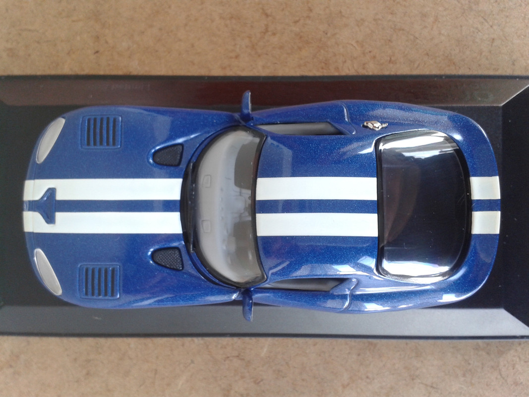 1996 Dodge Viper [Mk I Phase II SR] GTS (Minichamps) (16)