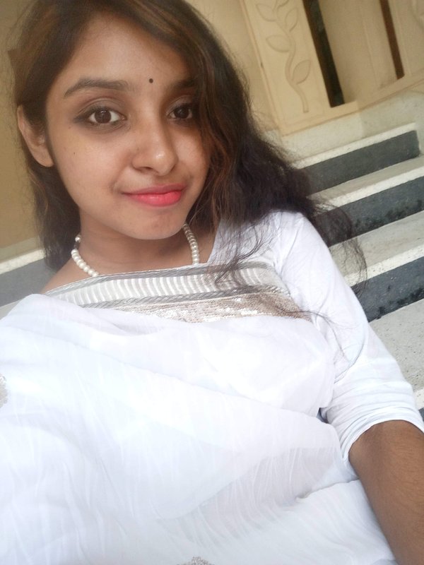Beautiful Collge Girlfrend SHowing Hot Boobs & Sexy Shaved Pussy Rubbing Closeup Videos+Pics 2 IMG-2.jpg