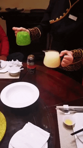https://i.postimg.cc/YSRv2bbW/8.gif
