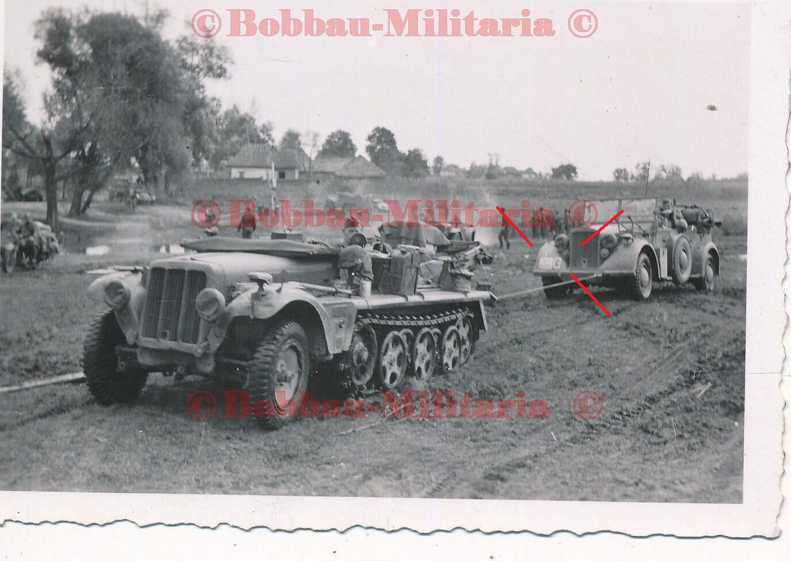 Russland SdKfz Halbkette Zugkraftwagen schleppt Horch Kübelwagen Guderian