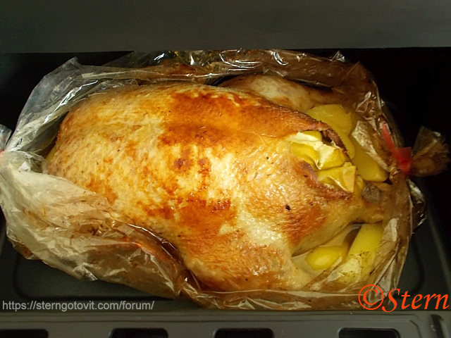 Утка с яблоками в аэрогриле