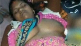 Video of a local desi harlot masturbating in a sari